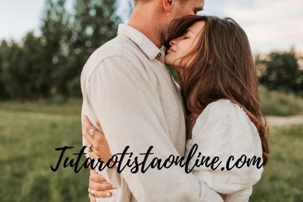 Diferencia entre llamas gemelas y relaciones karmicas amor intenso.